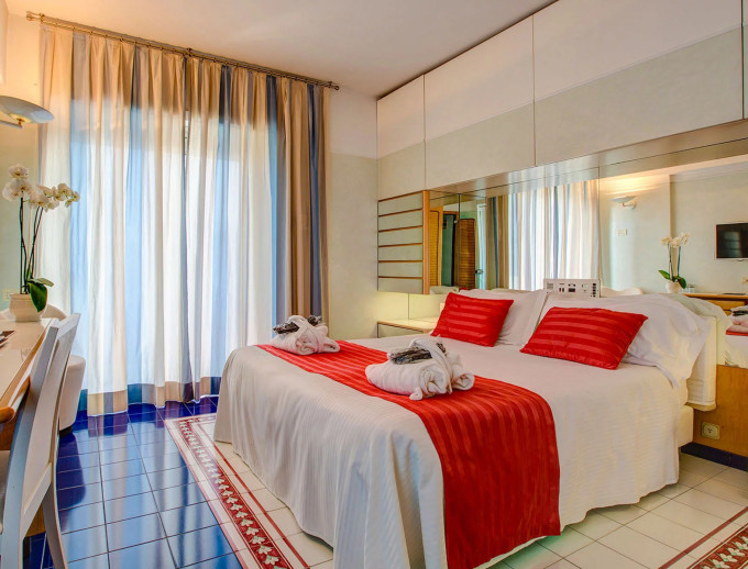 media.Superior-vista-mare-testata