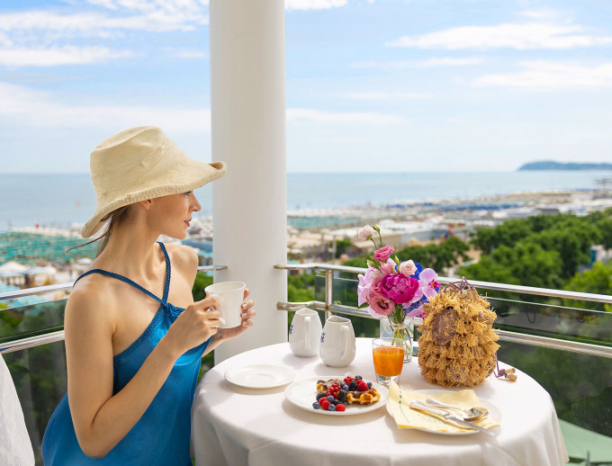 media.Gallery-Room-service-Hotel-Atlantic-Riccione