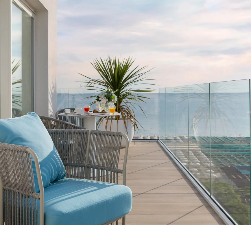 media.Atlantic Suite 629-7 1