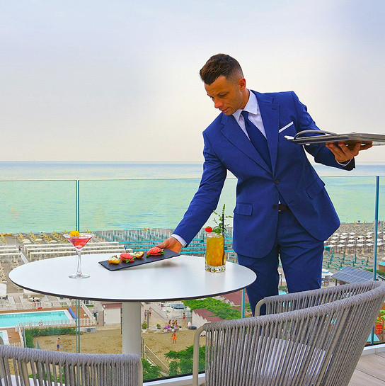 media.Servizi-Bar-in-cameraHotel-Atlantic-Riccione