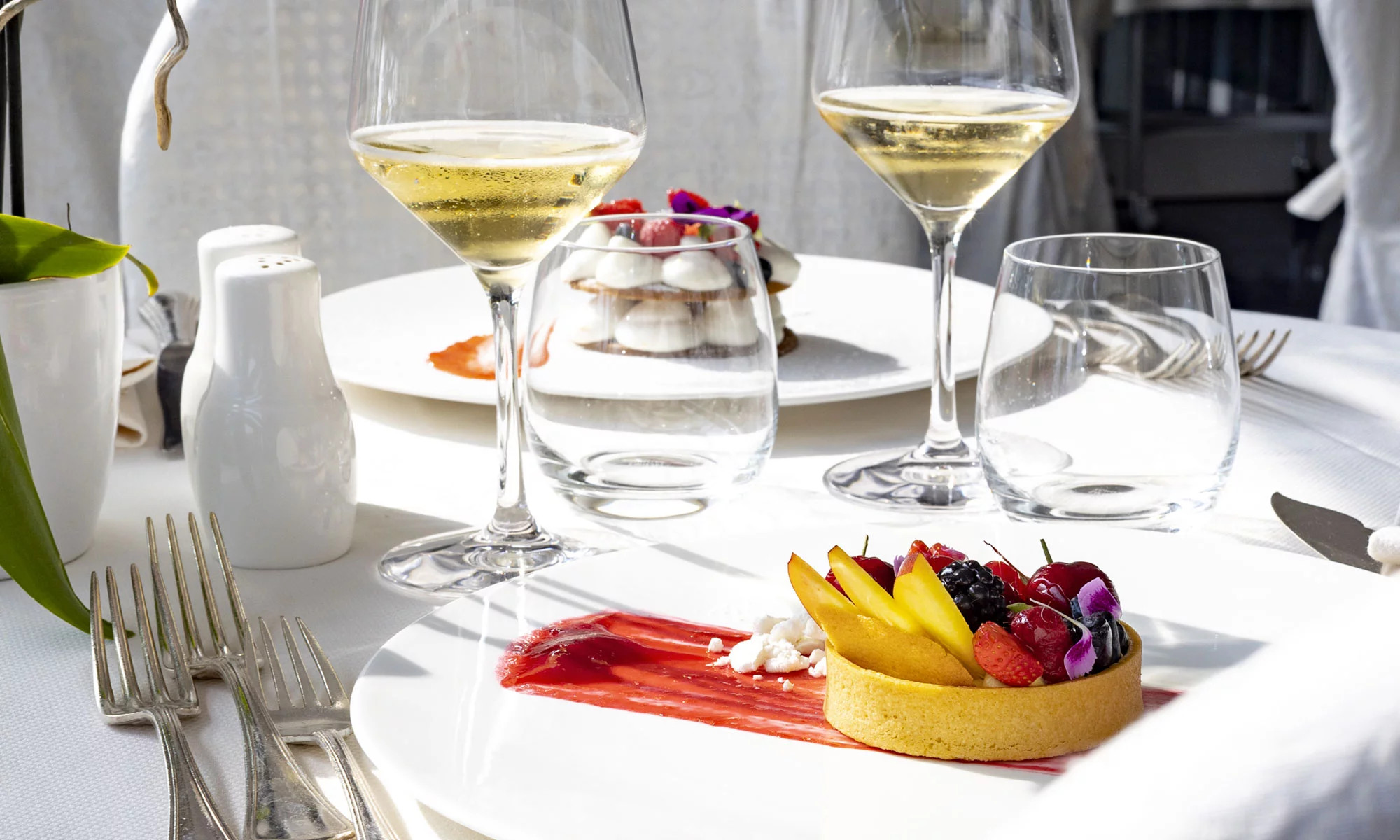 media.Slide-White-&-Blue-5-Hotel-Atlantic-Riccione