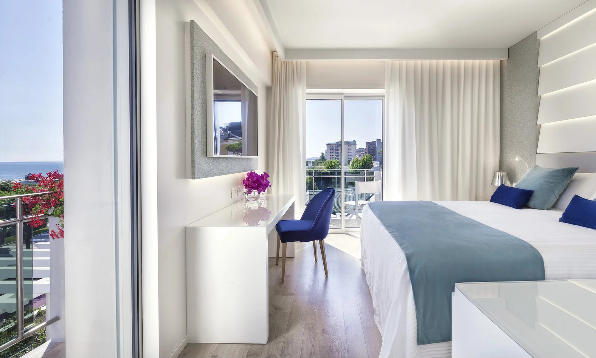 media.Slide-Luxury-Room-2-Hotel-Atlantic-Riccione